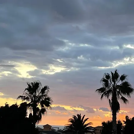 Casa Helen 2 Tenerife Sur アパート